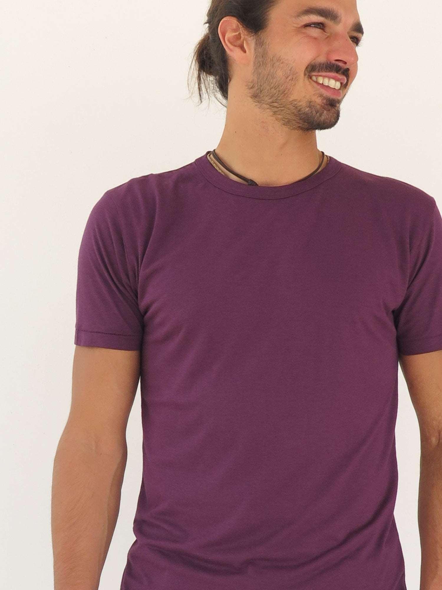 Camiseta morada de algodón orgánico y bambú