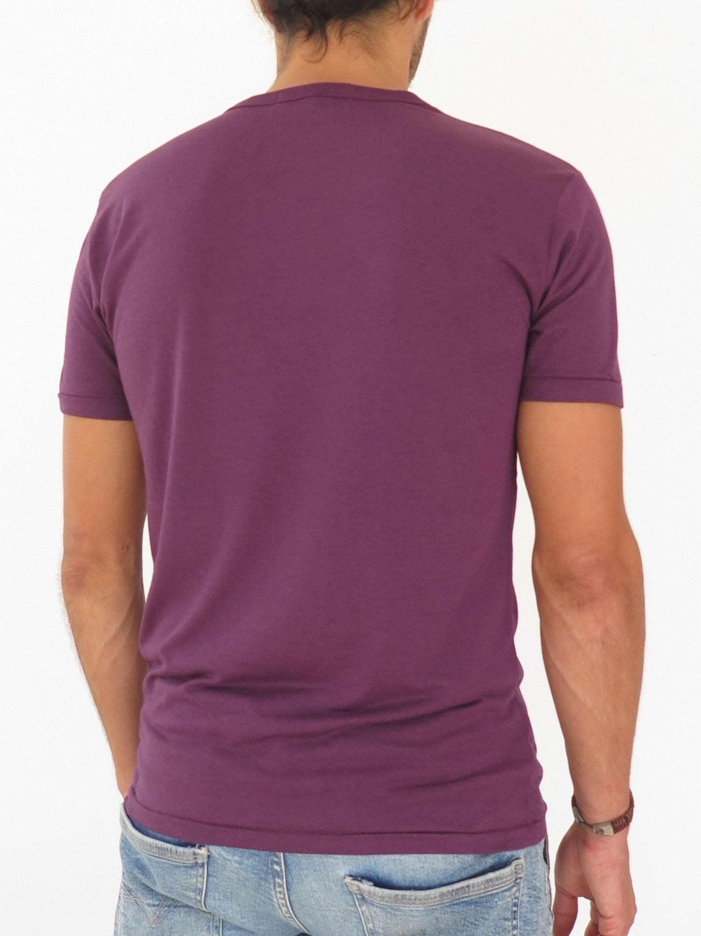 Camiseta morada de algodón orgánico y bambú