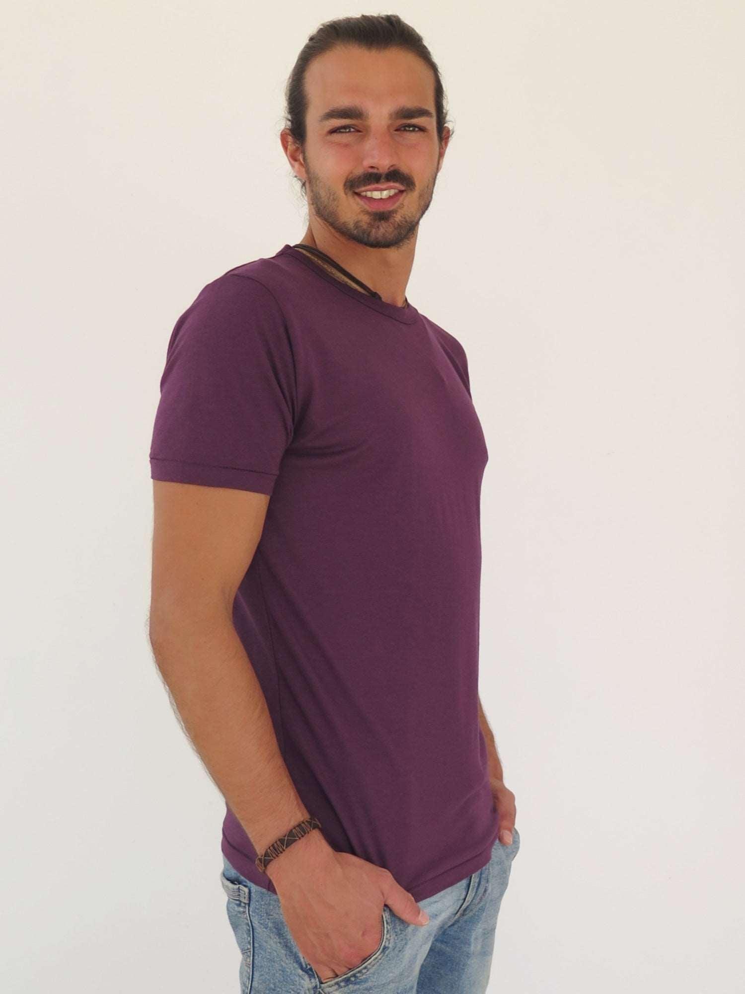 Camiseta morada de algodón orgánico y bambú