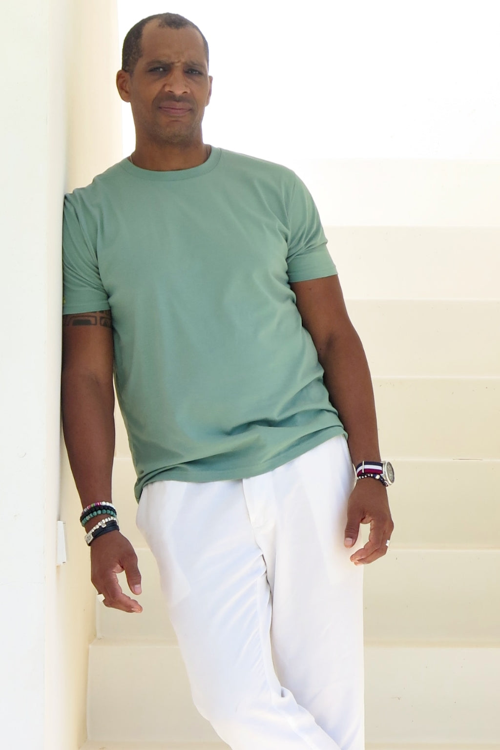 Camiseta verde salvia de algodón orgánico