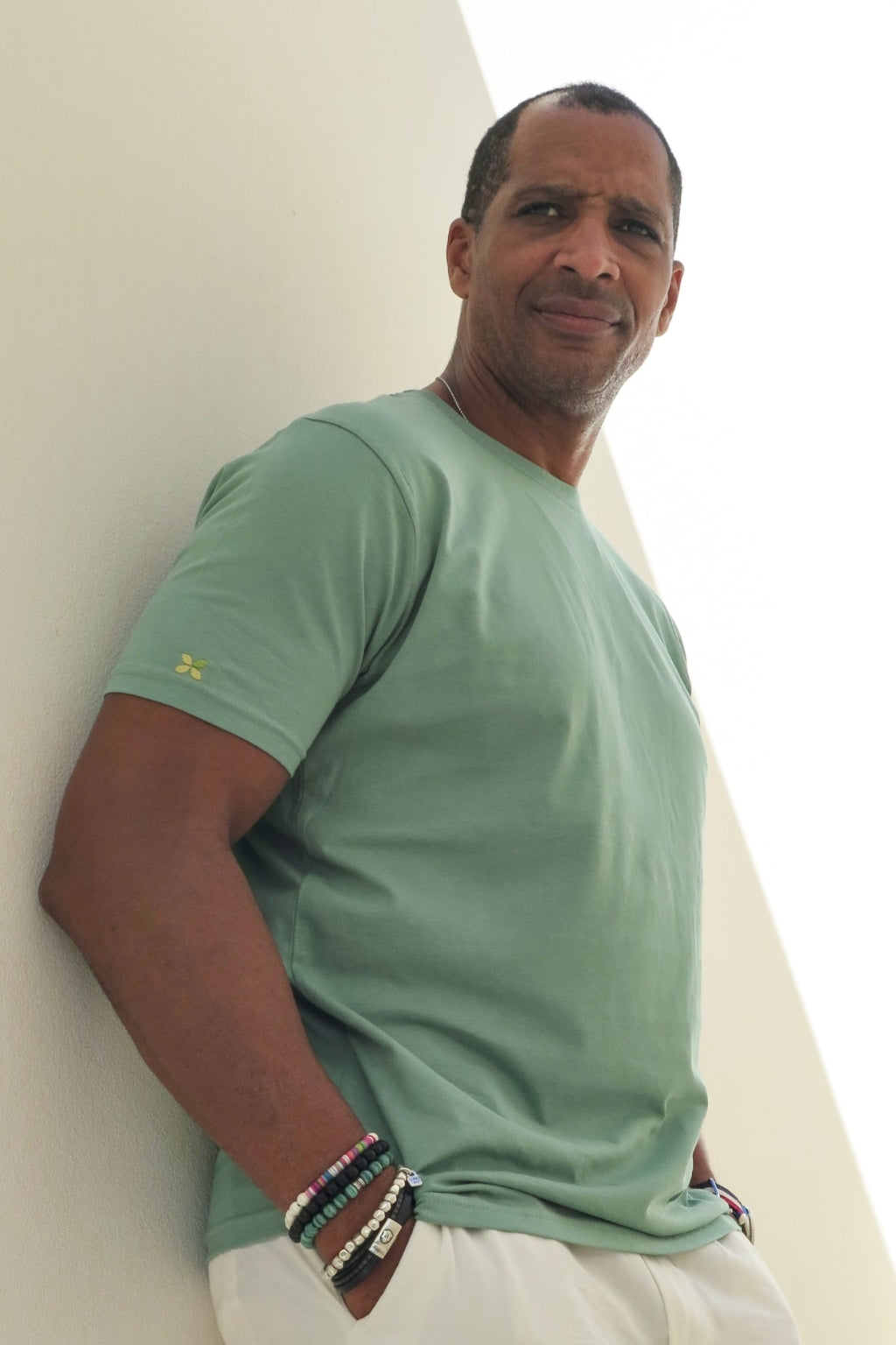 Camiseta verde salvia de algodón orgánico