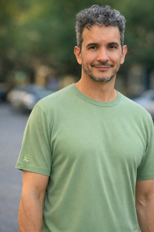 Camiseta verde claro de algodón orgánico y bambú