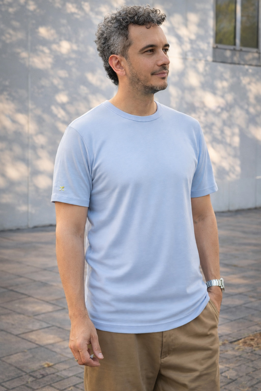 Camiseta azul claro de algodón orgánico y bambú