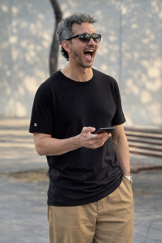 Camiseta de algodón orgánico y bambú negra