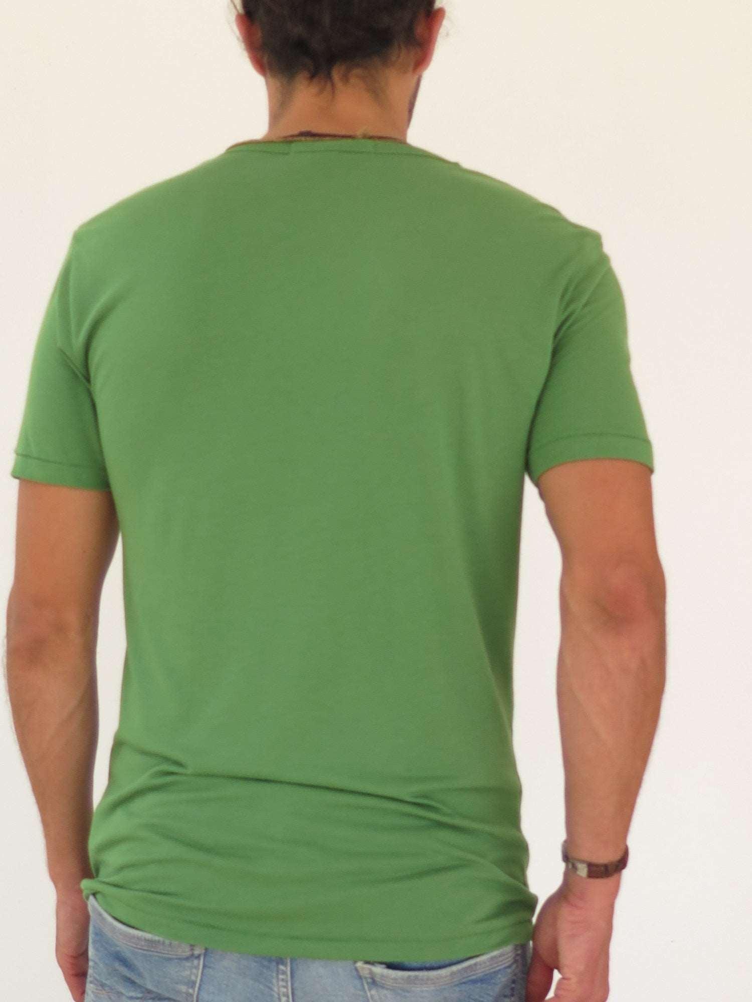 Camiseta verde de algodón orgánico y bambú